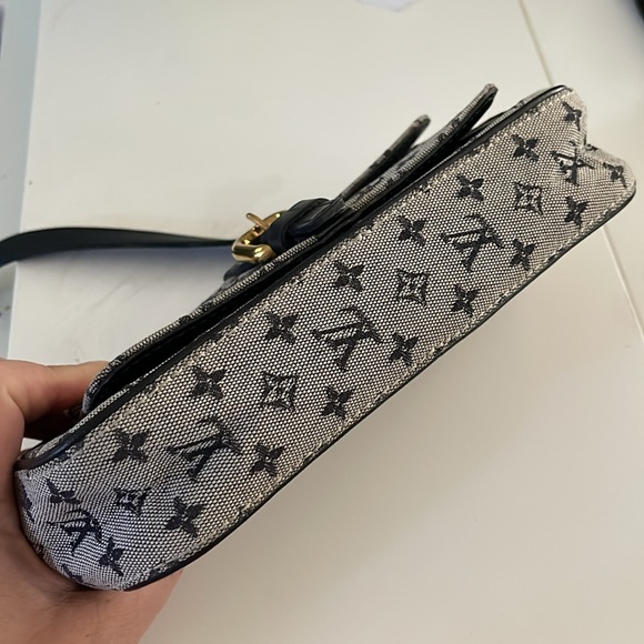 Louis Vuitton Mini Juliet shoulder bag - Picture 4 of 14